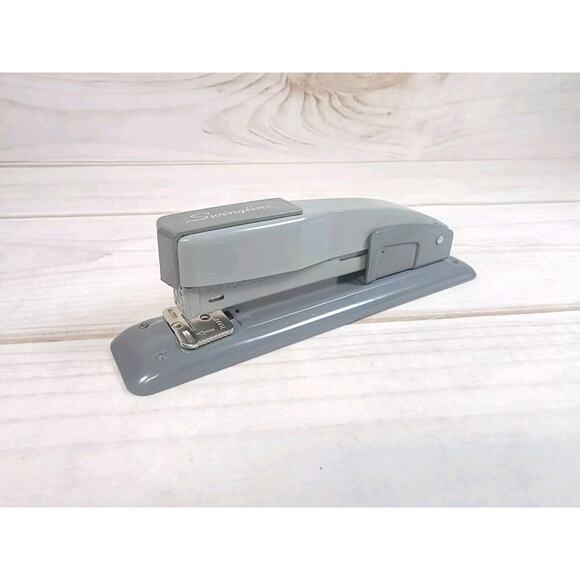 Vintage Swingline 415 Office Stapler Tacker Gray Made in USA - Picture 1 of 13